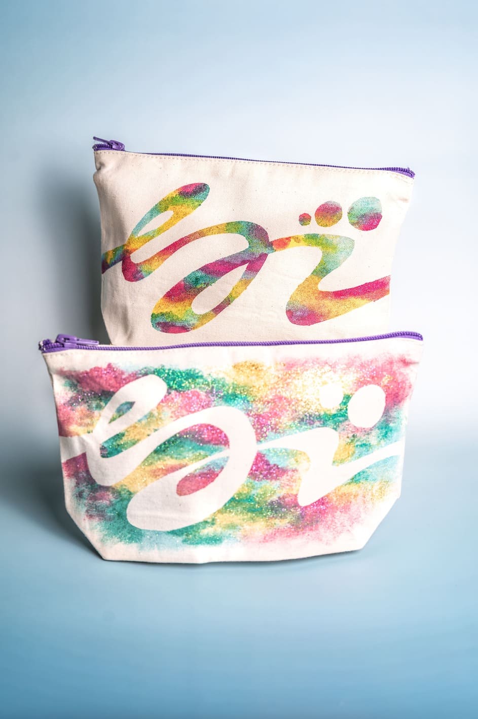 Unique beauty case with colorful motifs and flowing shapes