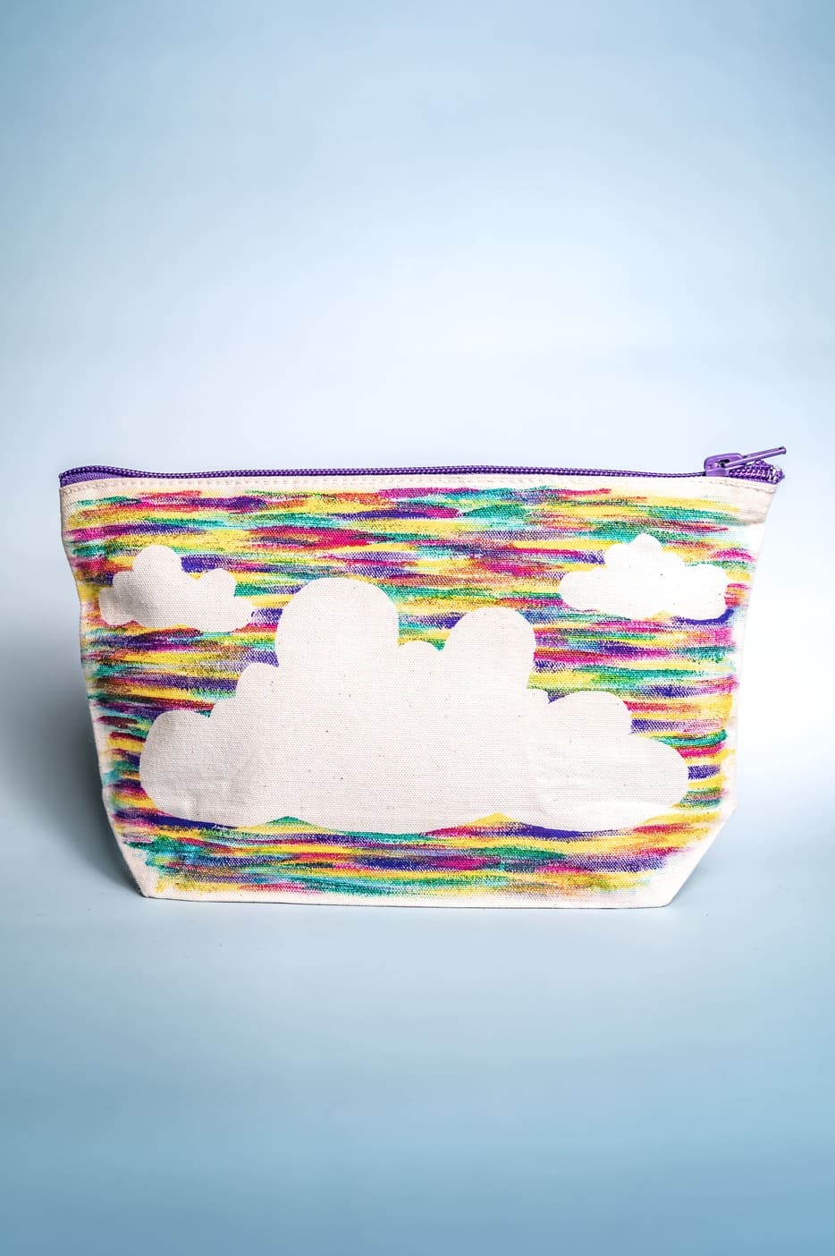 Hand-painted beauty case with special motifs and unique textures