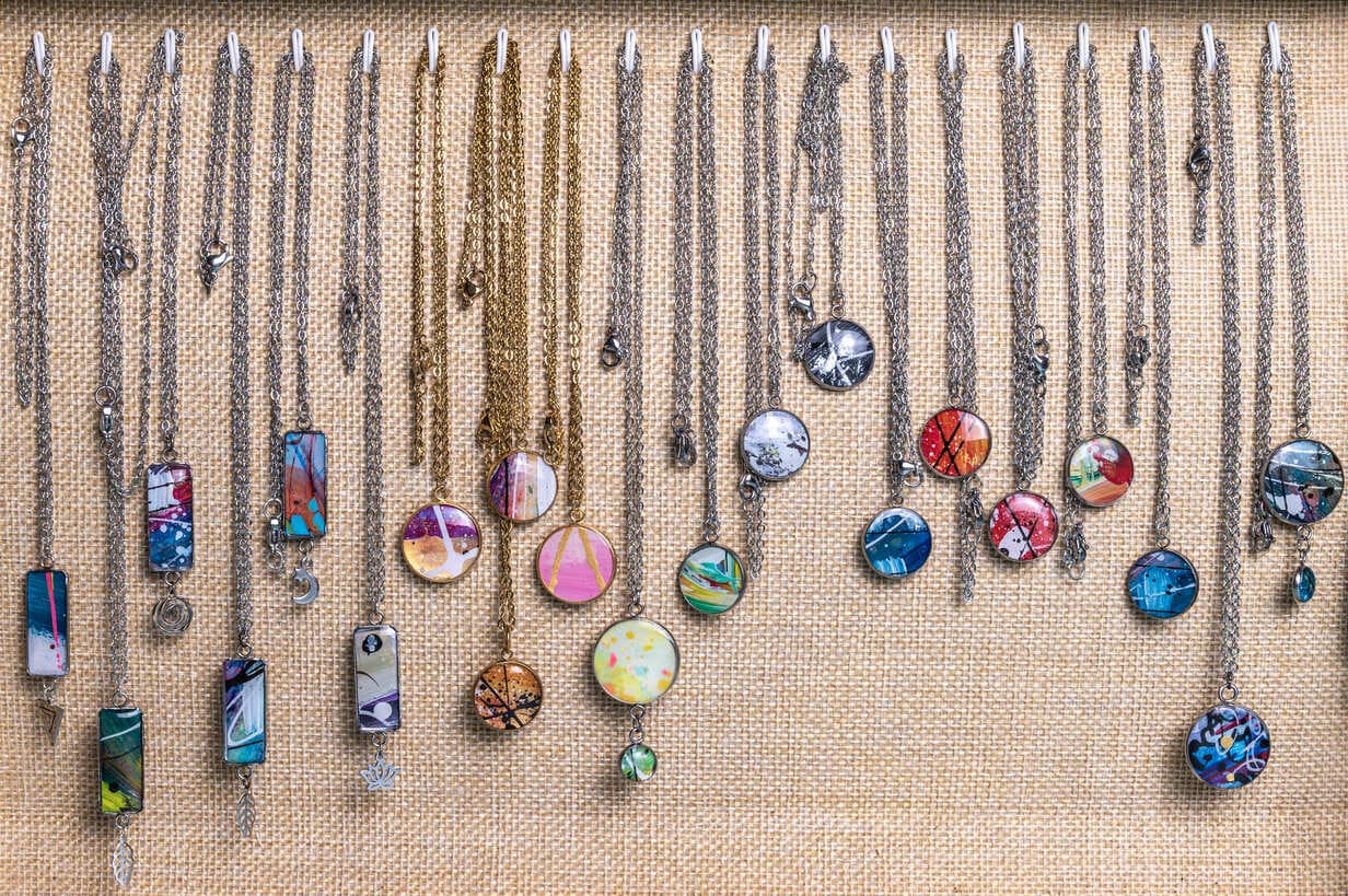 Little Dreams necklace with delicate design and sweet colors
